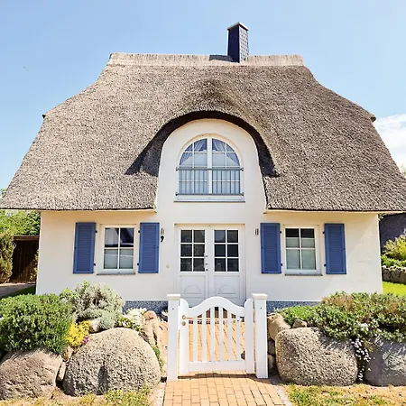 Dwarsloeper Mit Sauna Und Garten In Holiday home