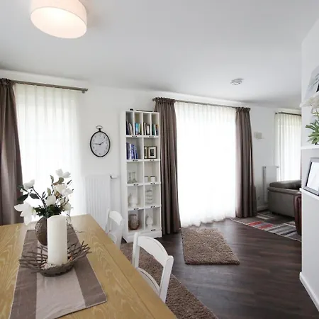 Holiday home Dwarsloeper Mit Sauna Und Garten In *